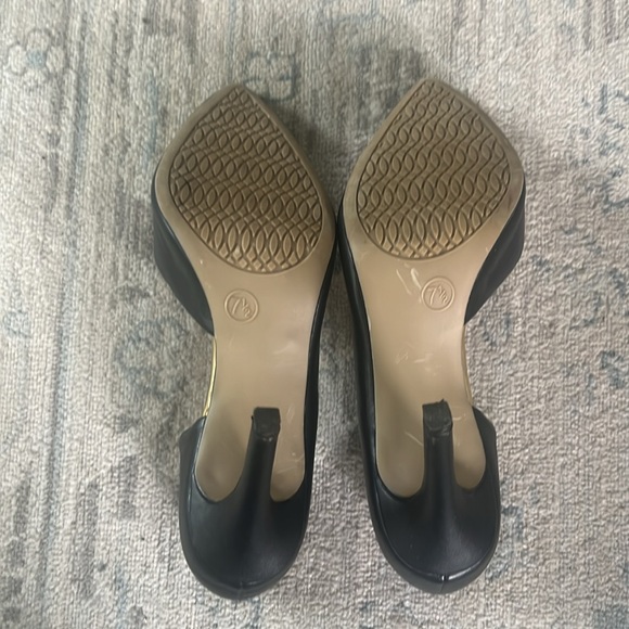 Mossimo black pump heels - Picture 5 of 5